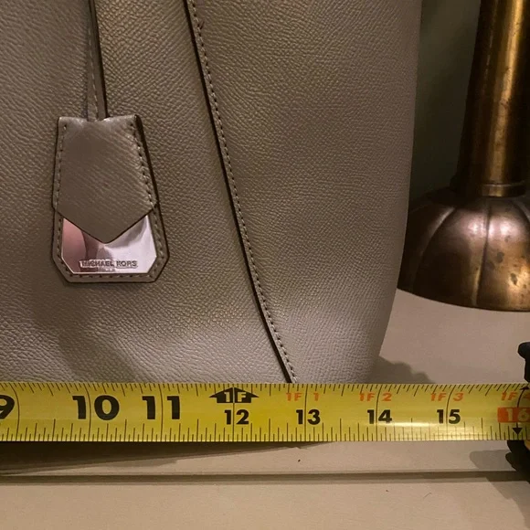 Michael Kors Tote Bag - Sale Price includes free shipping! - Picture 13 of 15